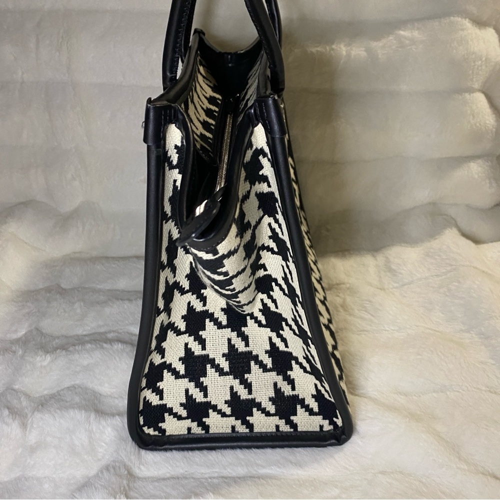 Excellent Condition Kate Spade Ella Houndstooth Jacquard
Tote Bag - Picture 10 of 16